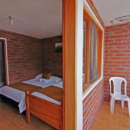 Lagoon Hotel Chugchilán Exteriör bild