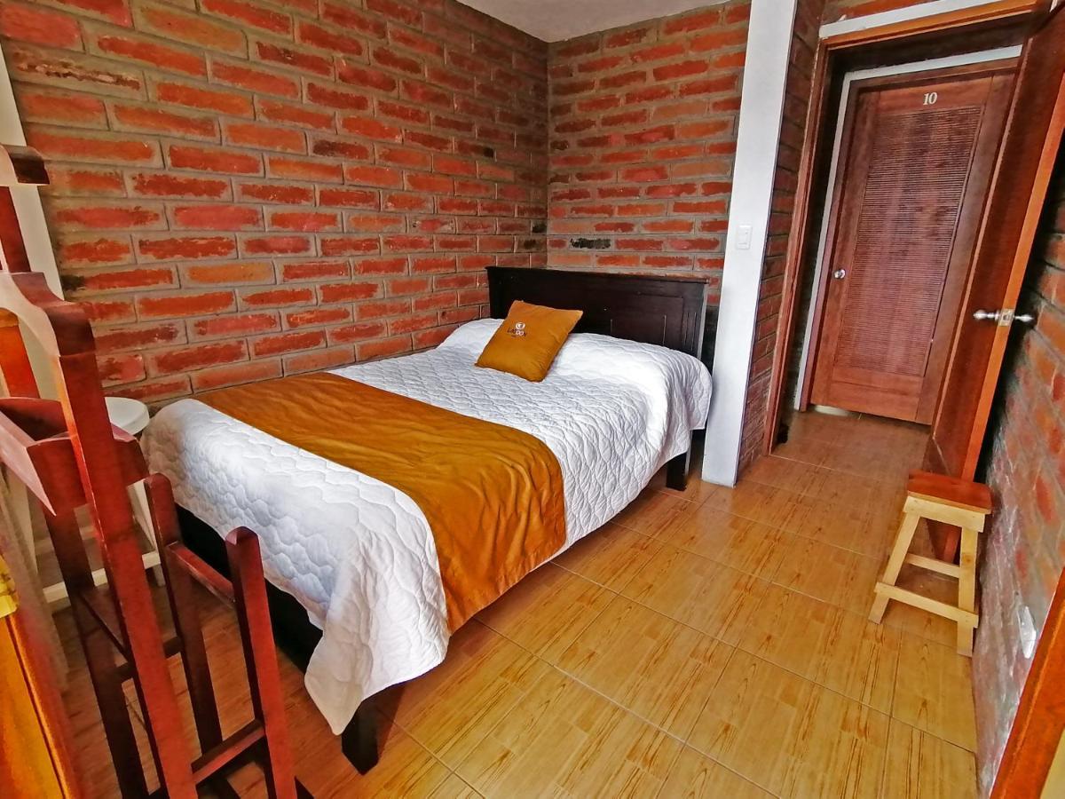 Lagoon Hotel Chugchilán Exteriör bild