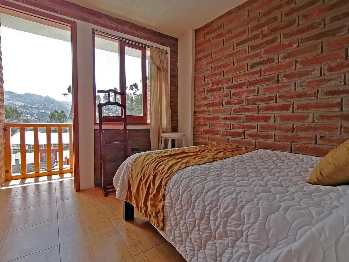 Lagoon Hotel Chugchilán Exteriör bild