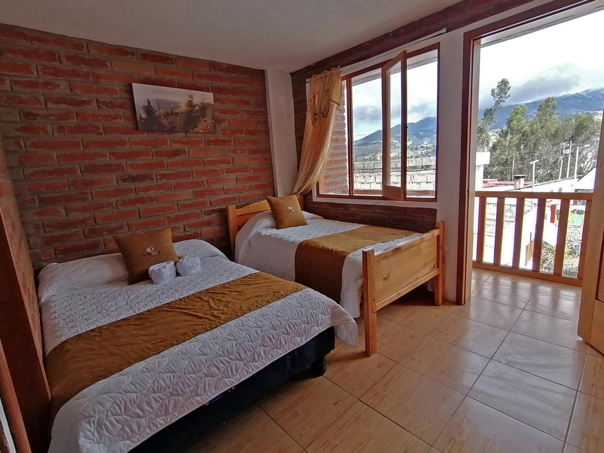 Lagoon Hotel Chugchilán Exteriör bild