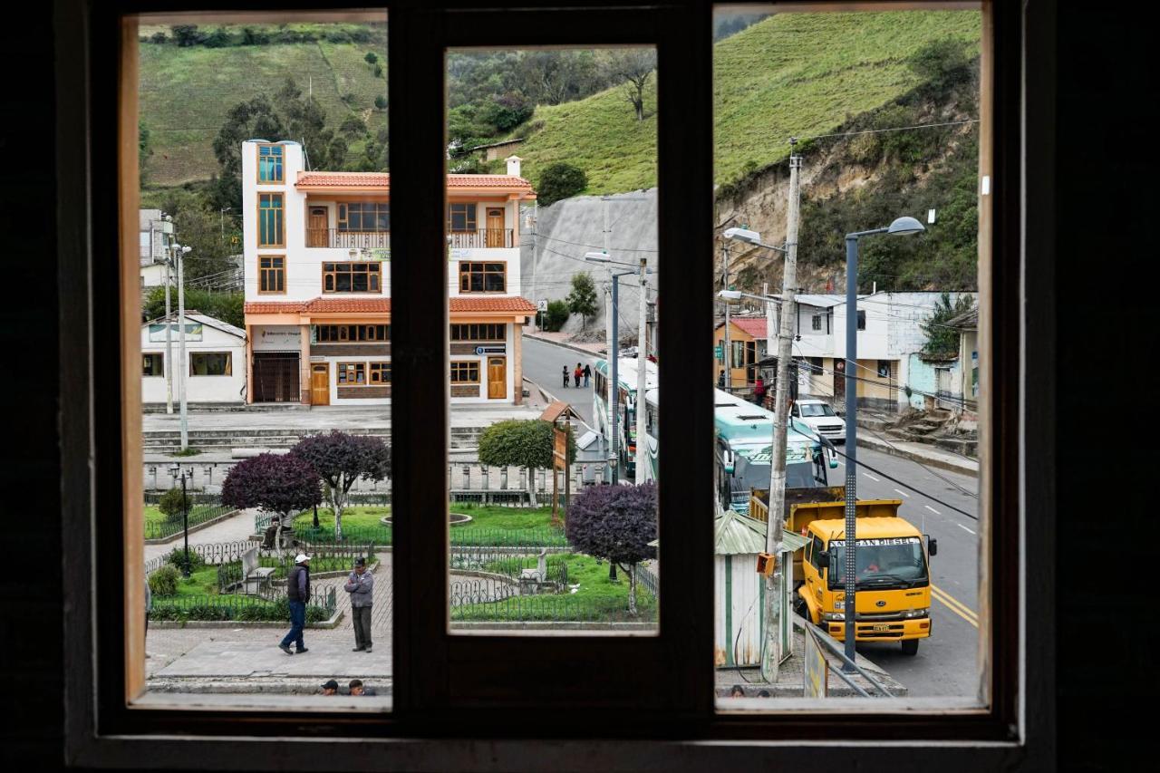 Lagoon Hotel Chugchilán Exteriör bild